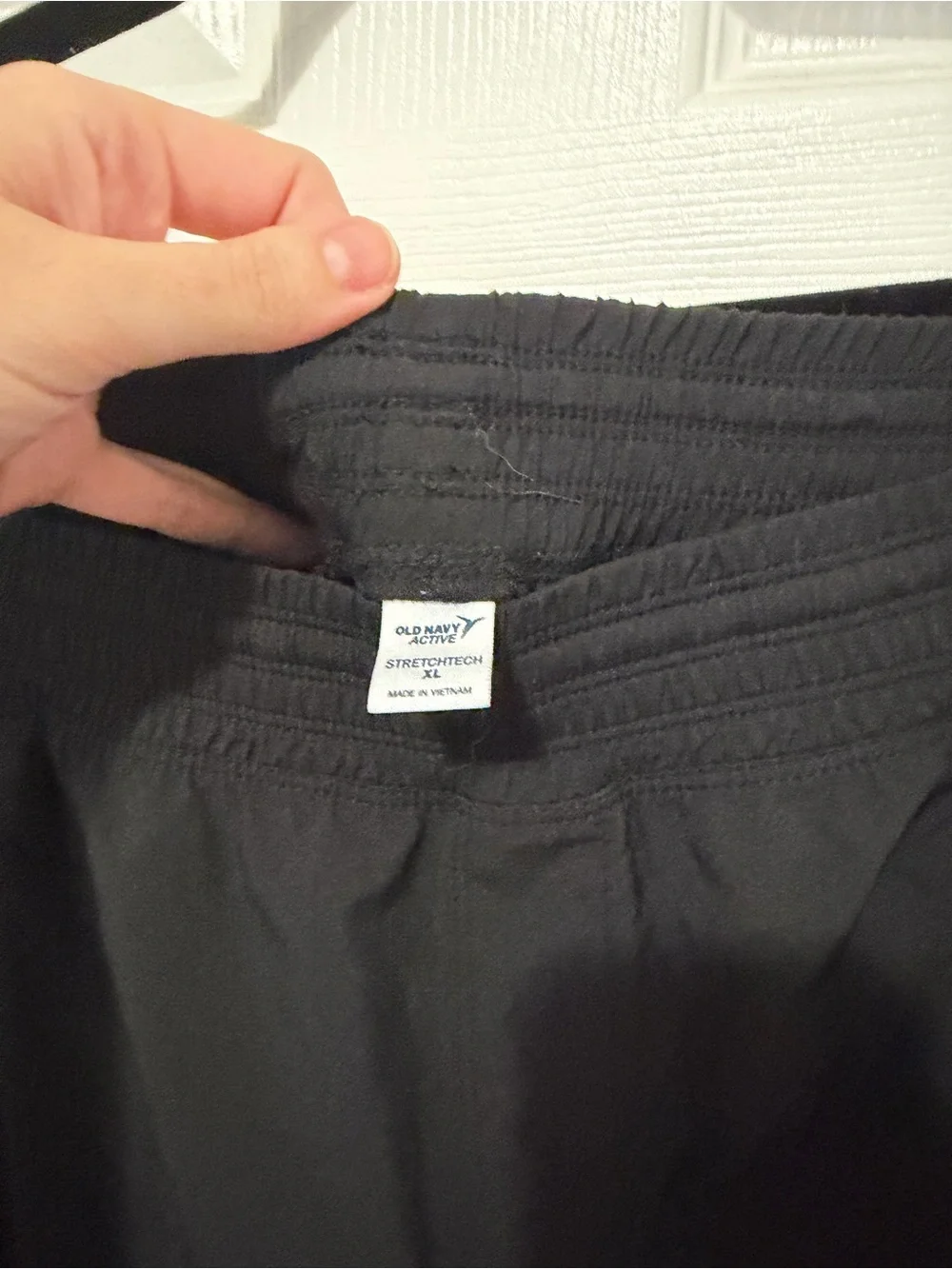Old Navy Active Black Women's Athletic Shorts with Pockets - Picture 4 of 4